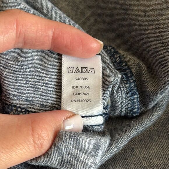 LOFT The Softened Shirt Chambray 100% Cotton Long Sleeve Button Down – Women's X - Picture 6 of 6